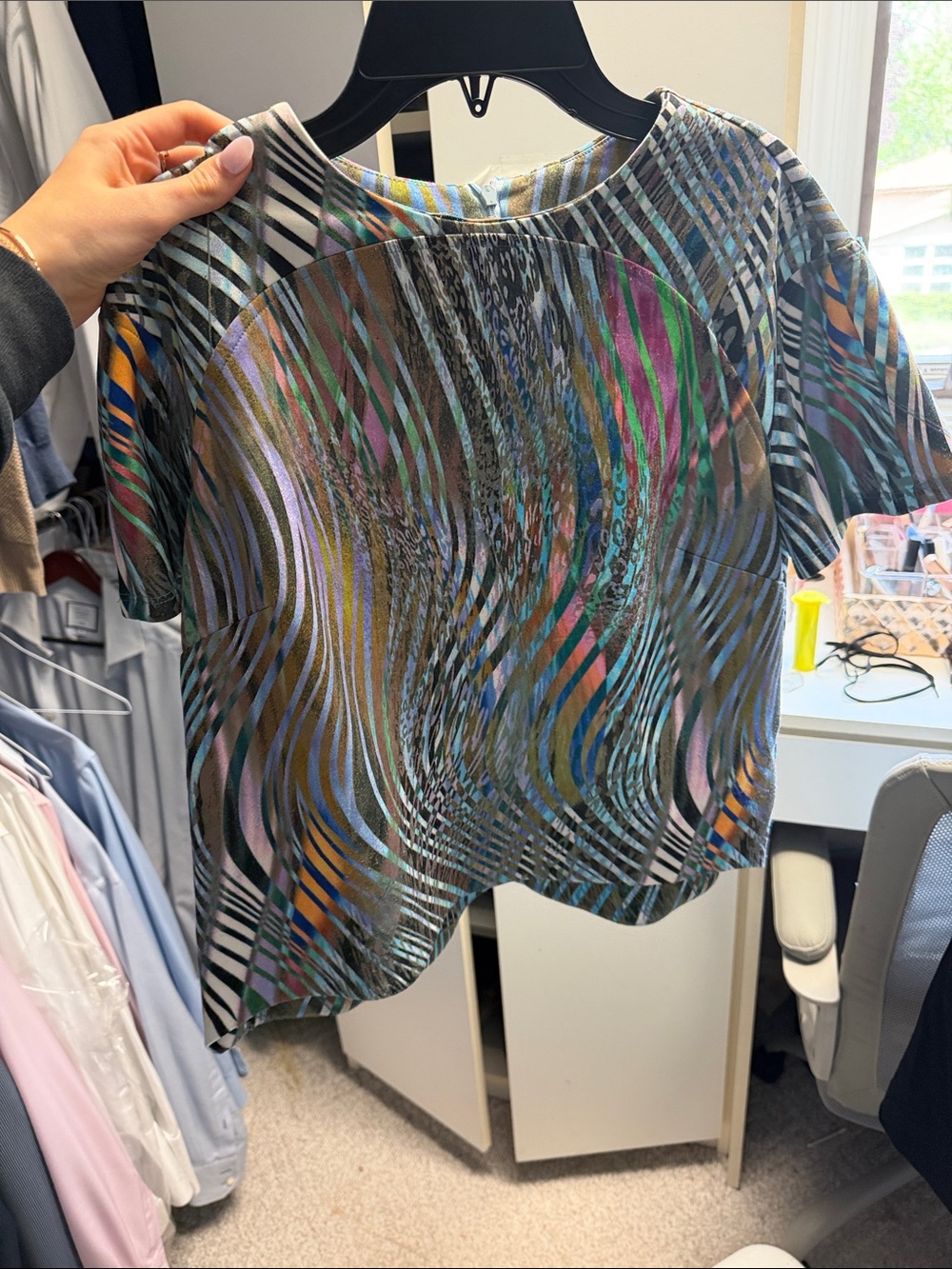 Multi-Color Wave Print Short Sleeve Top